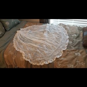 Allover lace scalloped edge fingertip veil